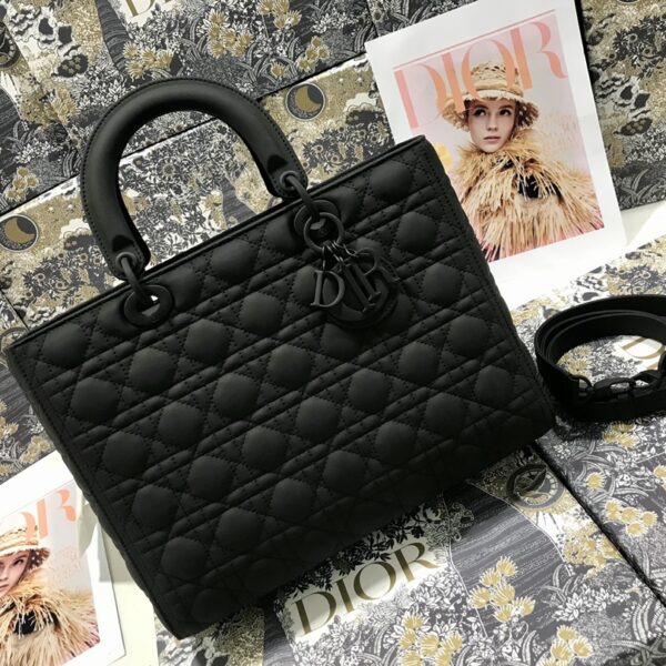 Elegant 7-Compartment Suede Quilted Flap Handbag for Women