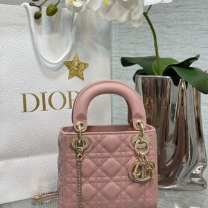 L'Oréal Three-compartment cherry blossom pink