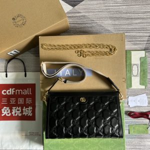 GG Matelassé Style Leather Shoulder Bag UM8HG 1046 – Elegant Luxury-Inspired Design