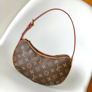 Pochette Croissant Style Shoulder Bag – Elegant Crescent Design for Women