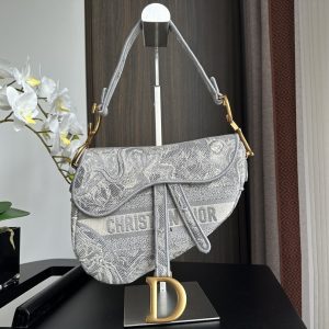 Gray Tiger Embroidered Chunky Knit Saddle Bag – Premium Fashion Edition