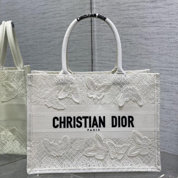 Medium size in stock Tote's latest lace butterfly and flower series