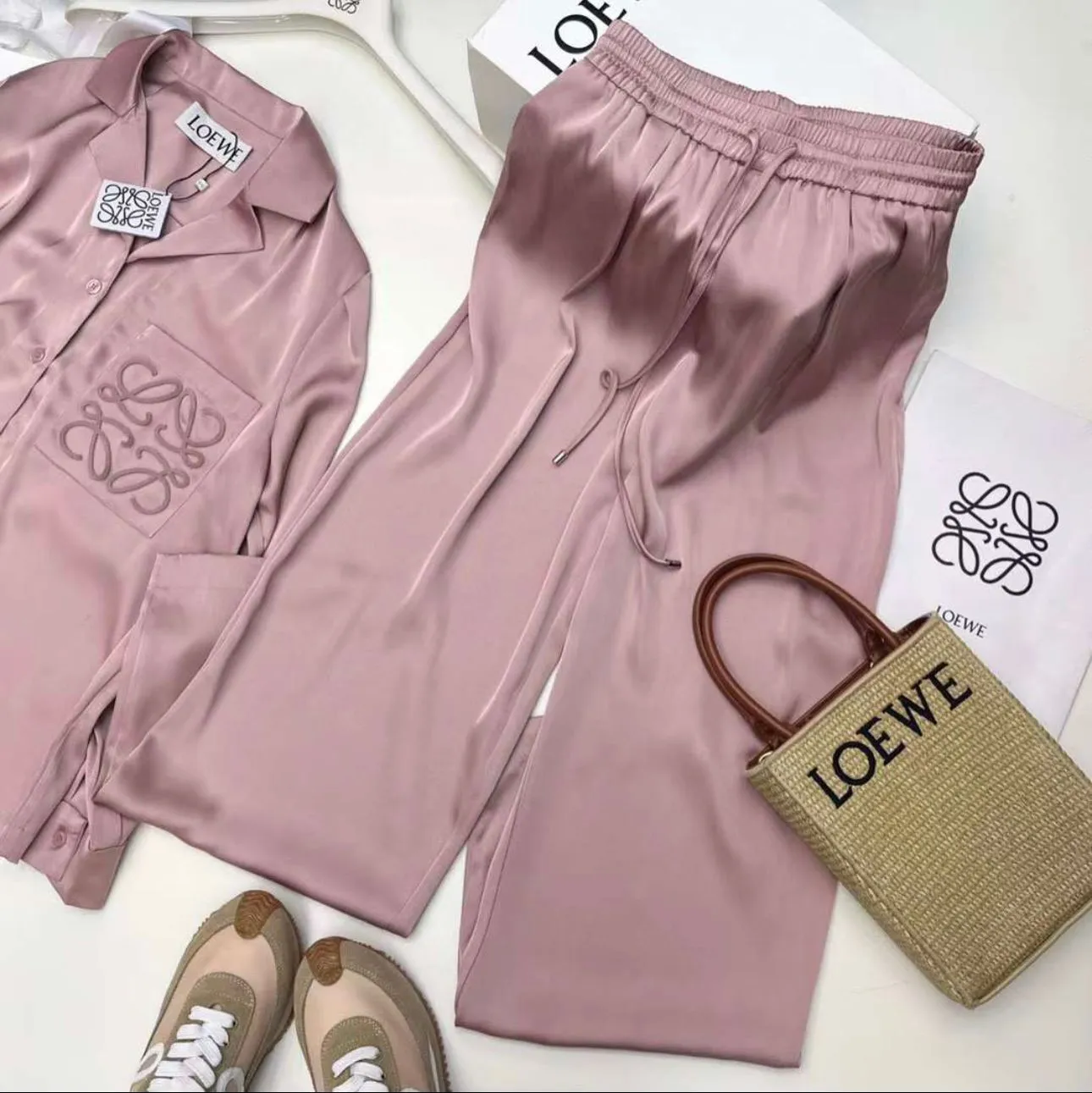 Loewe Silk Long Sleeved Pajamas Cardigan Two Piece Suit - Image 3