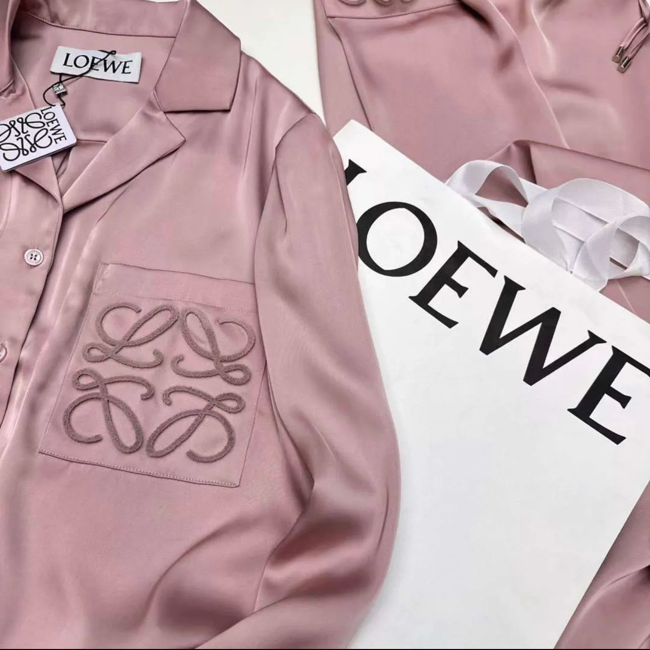 Loewe Silk Long Sleeved Pajamas Cardigan Two Piece Suit - Image 4